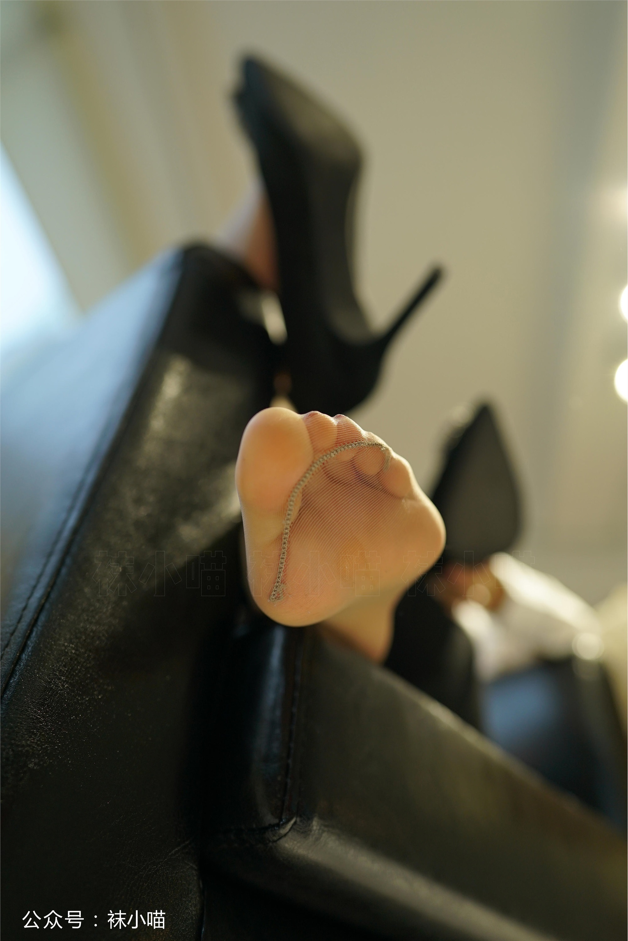 KittyWawa袜小喵  KT136《L总监的裤里丝》